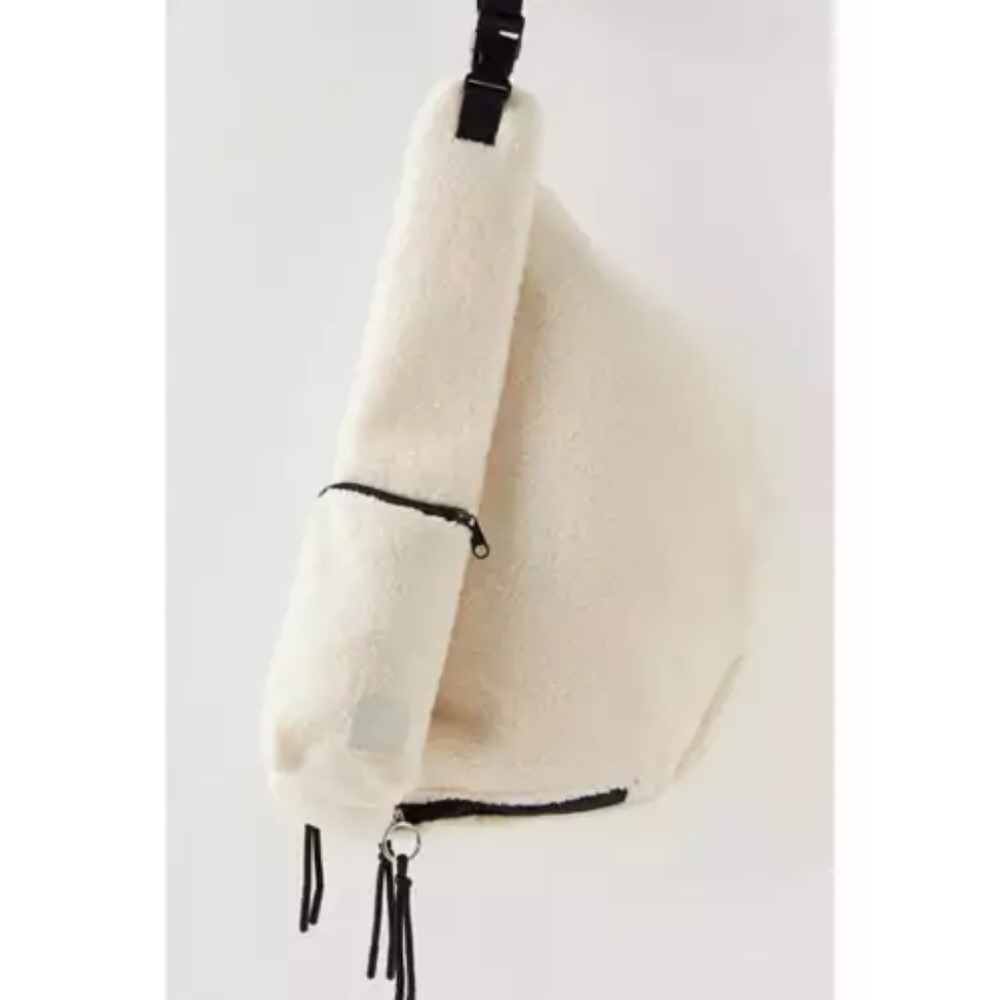 NWT FP Movement Overachiever Sherpa Sling Bag Cream - Picture 4 of 8